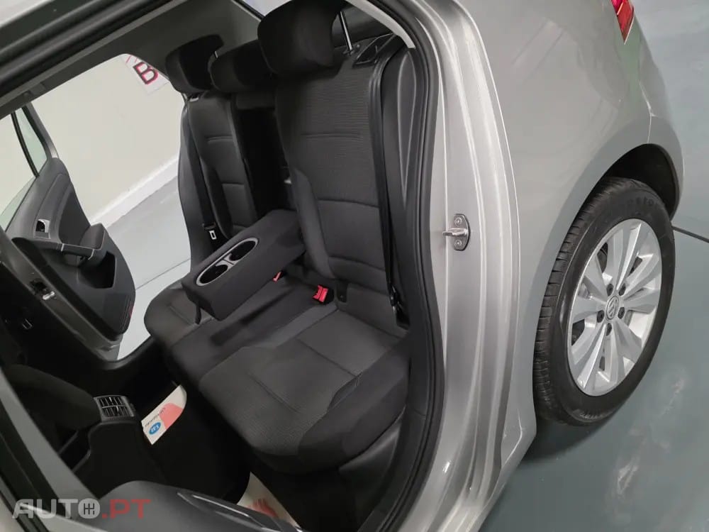 Volkswagen Golf 1.6 TDI CONFORTLINE