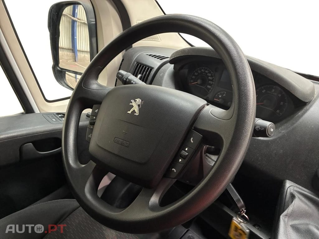 Peugeot Boxer 2.2 BlueHDi 335 L3H2 Premium