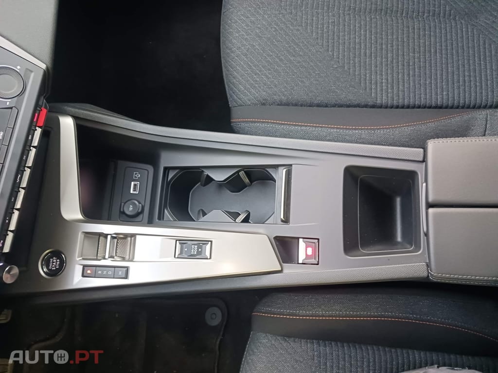 Peugeot 308 1.2 Hybrid Allure e-DCS6