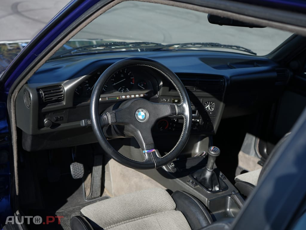 BMW 320 iS