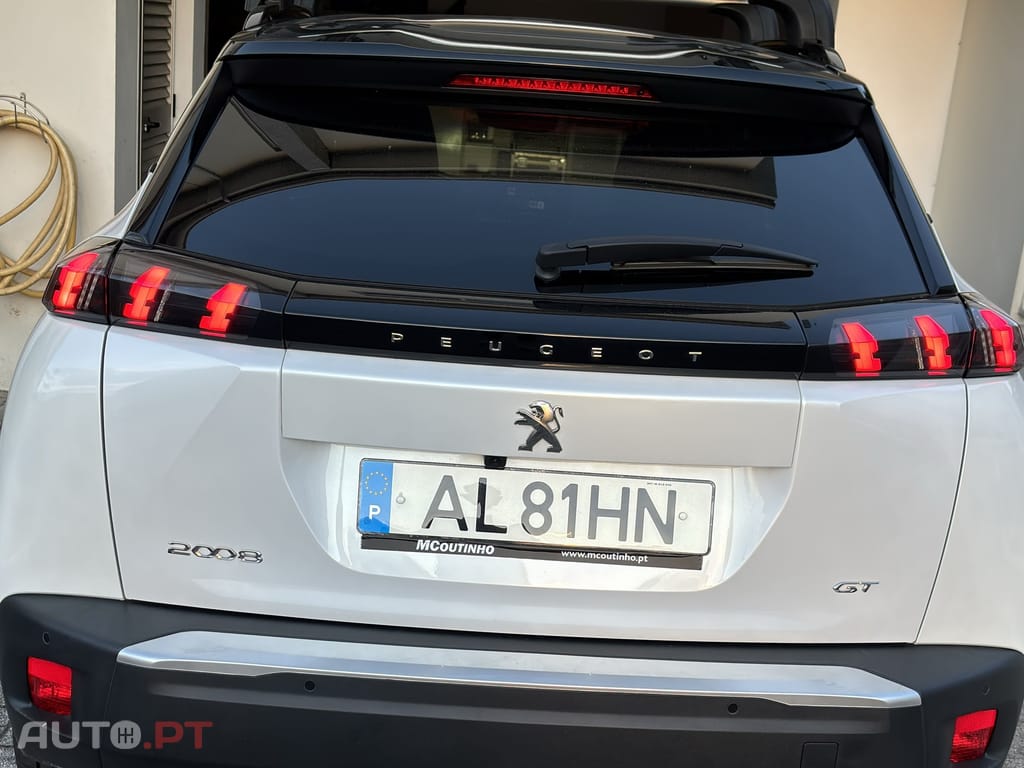 Peugeot 2008 Peugeot 2008 GT 1.2 Puretech EAT08