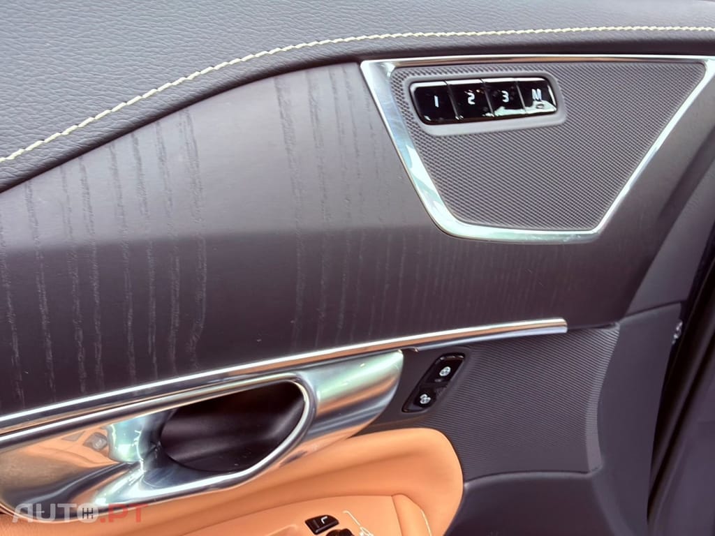 Volvo XC90 2.0 T8 PHEV Inscription Expression AWD