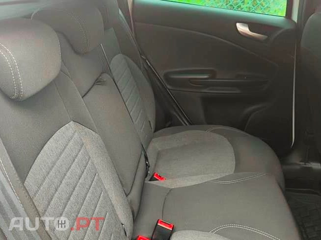 Alfa Romeo Giulietta 1.6 JTDM-2 Sport 120cv / 185€ mês