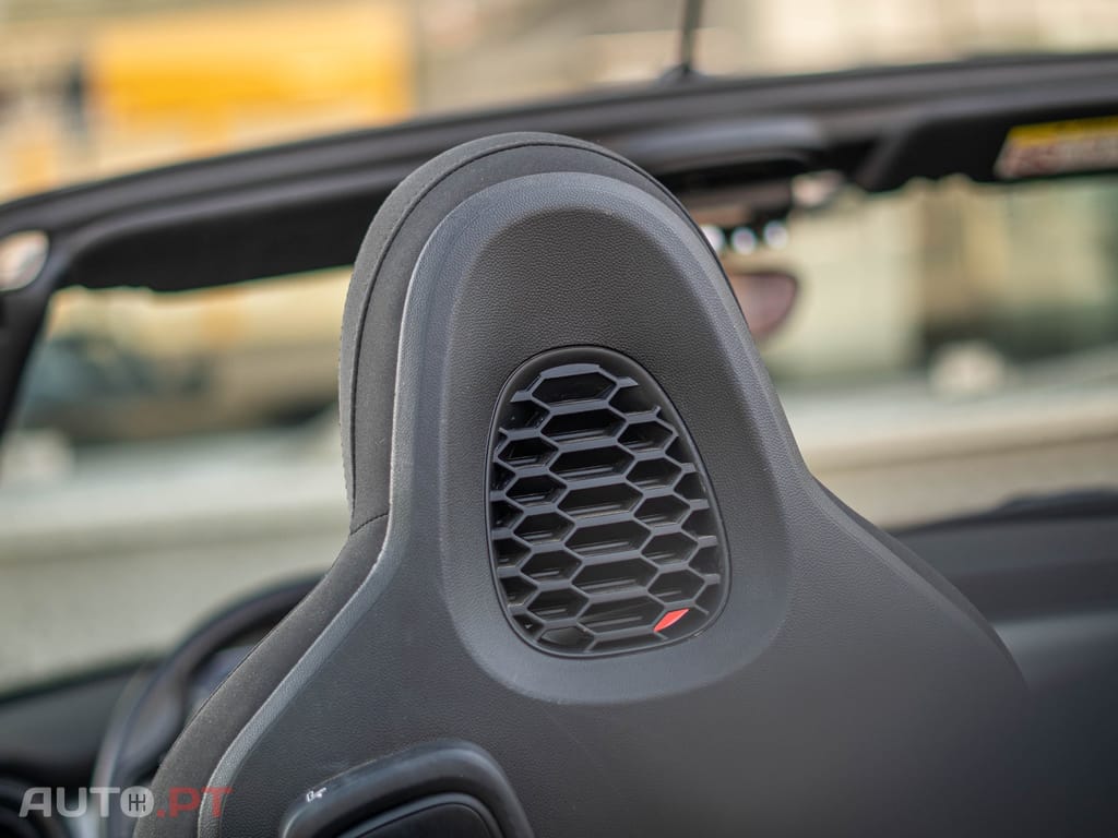 MINI Cabrio Cooper Premium Extra JCW Auto