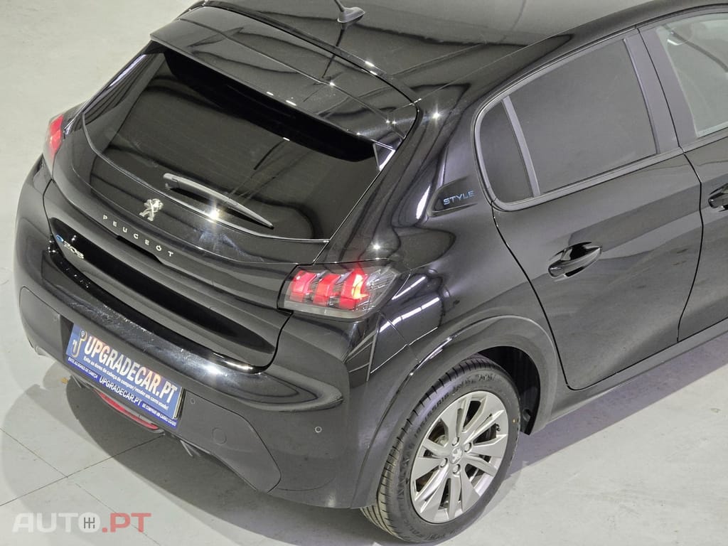 Peugeot E-208 50 kWh Style