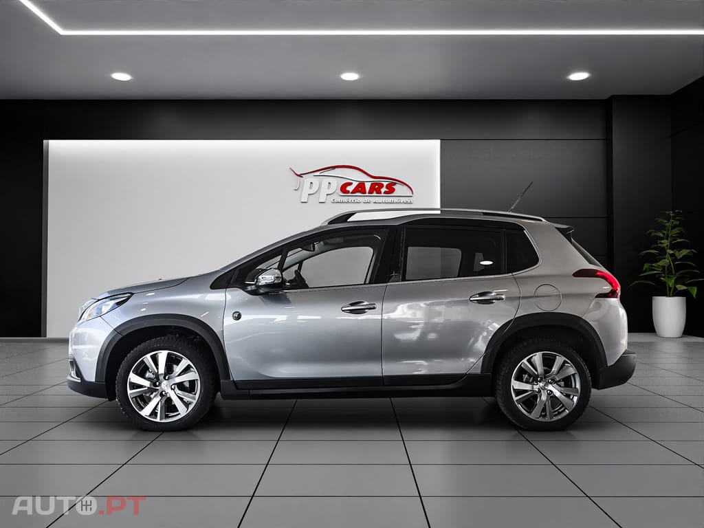 Peugeot 2008 1.2 PureTech Crossway