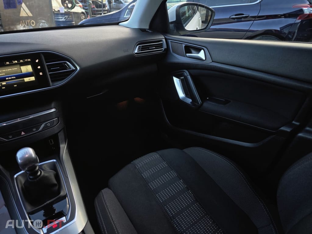 Peugeot 308 1.6 BlueHDi Allure J17