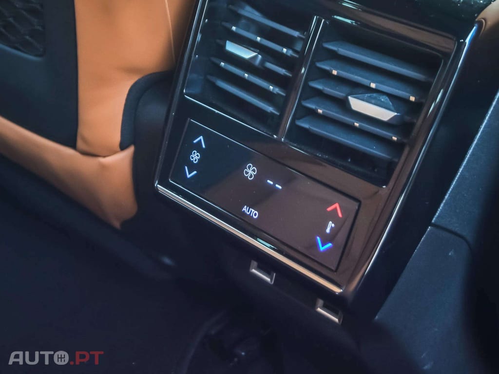 DS DS7 Crossback E-Tense 4x4 Opera EAT8