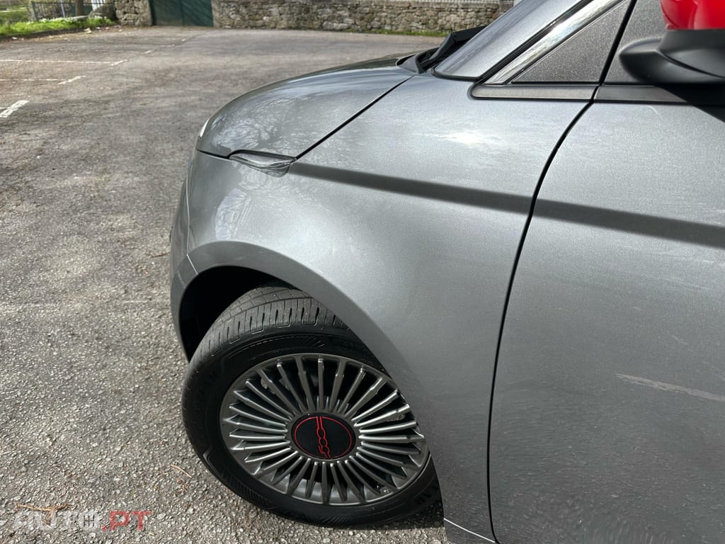 Fiat 500e 23kWh 95cv (RED)