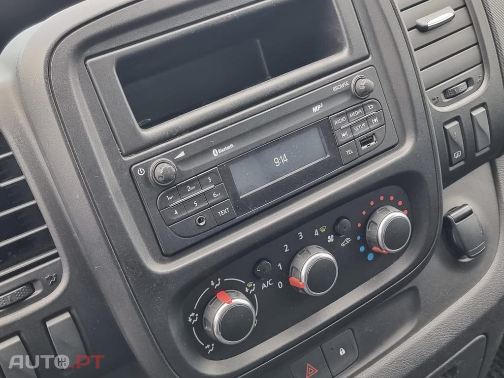 Renault Trafic 2.0 dCi L1H1 - IVA Dedutível