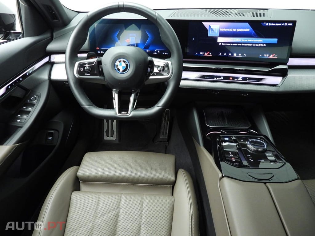 BMW i5 eDrive40