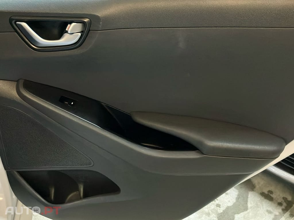 Hyundai Ioniq 1.6 GDI HEV