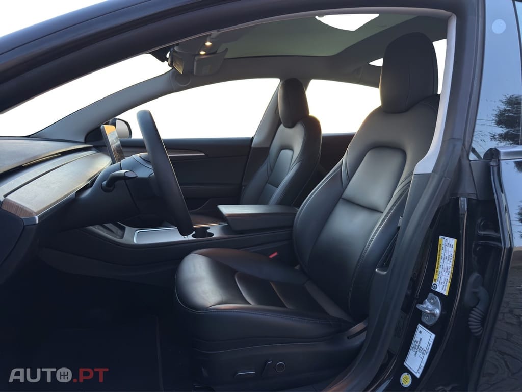 Tesla Model 3 RWD