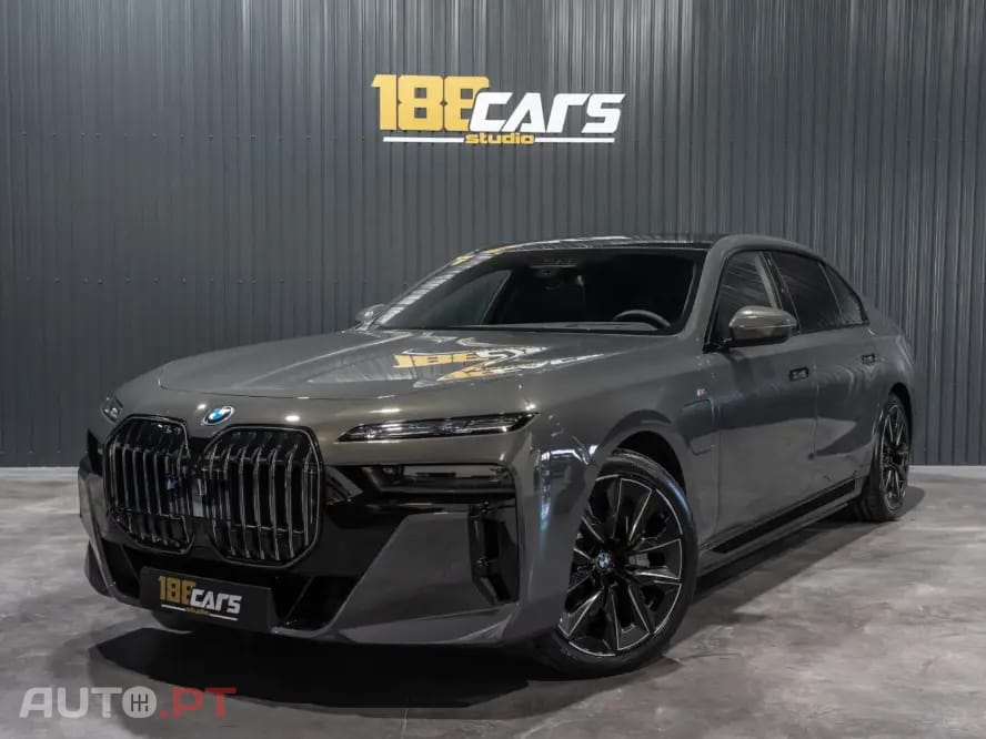 BMW 750 750e xDrive Pack Desportivo M