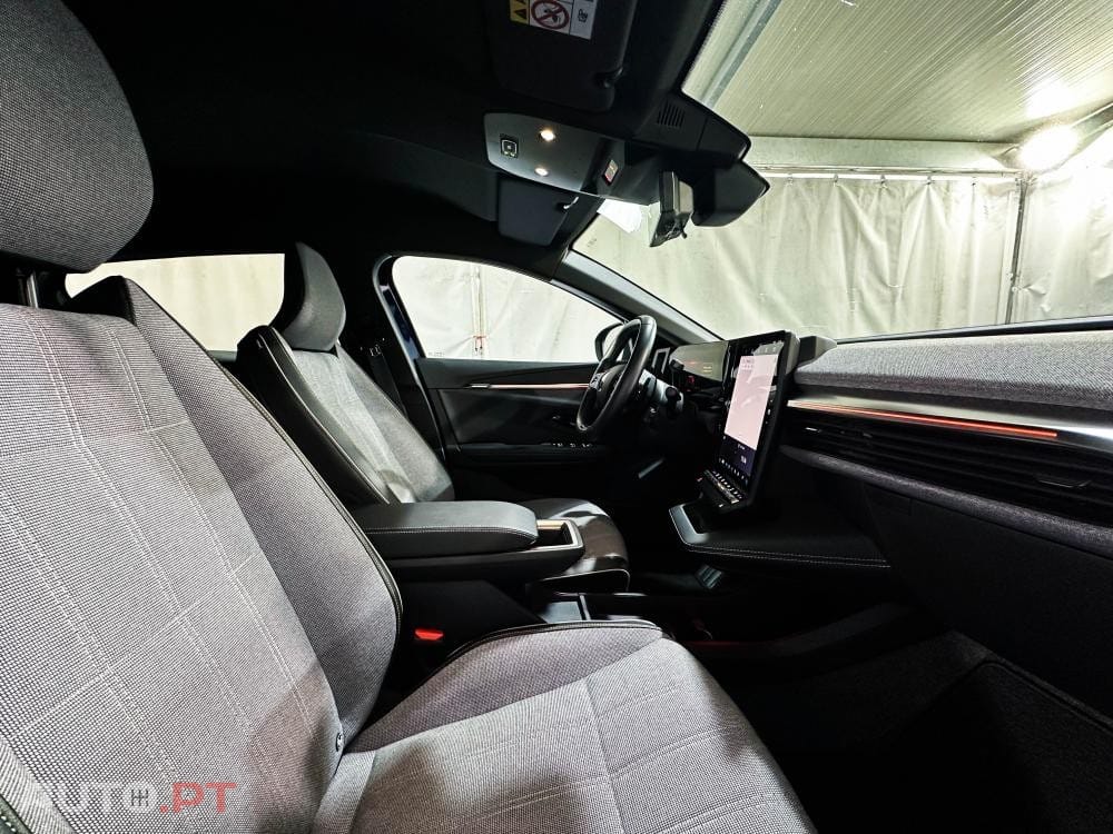Renault Mégane E-Tech EV60 Techno — fotografia 9