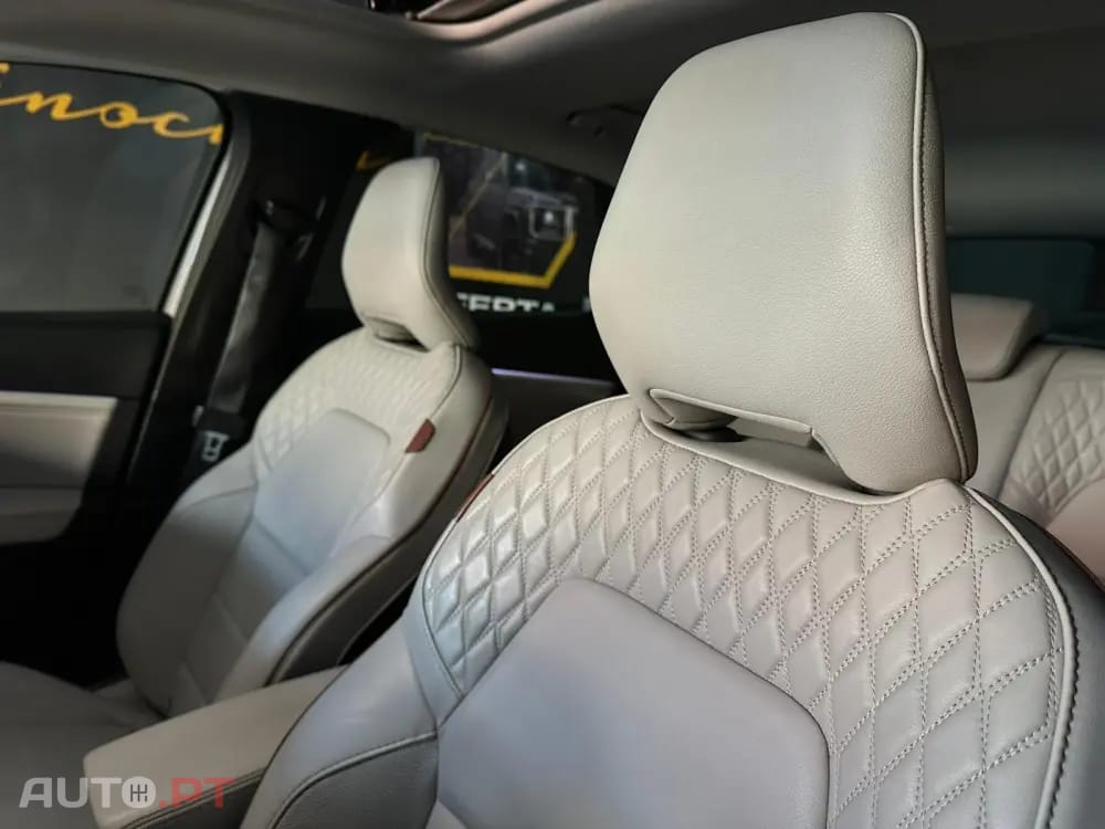 Renault Captur 1.6 E-Tech Plug-In Initiale Paris