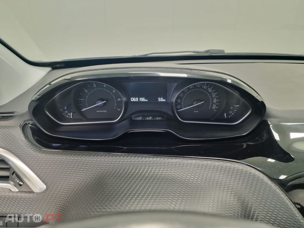 Peugeot 208 1.2 STYLE