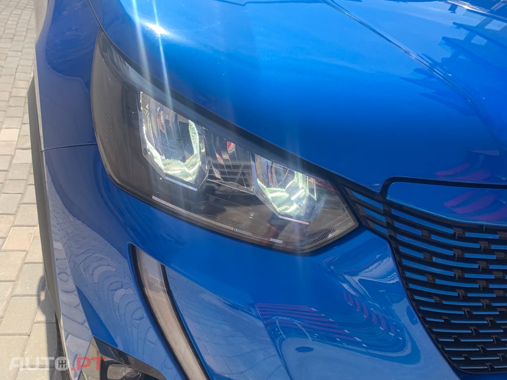 Peugeot E-2008 Allure Pack