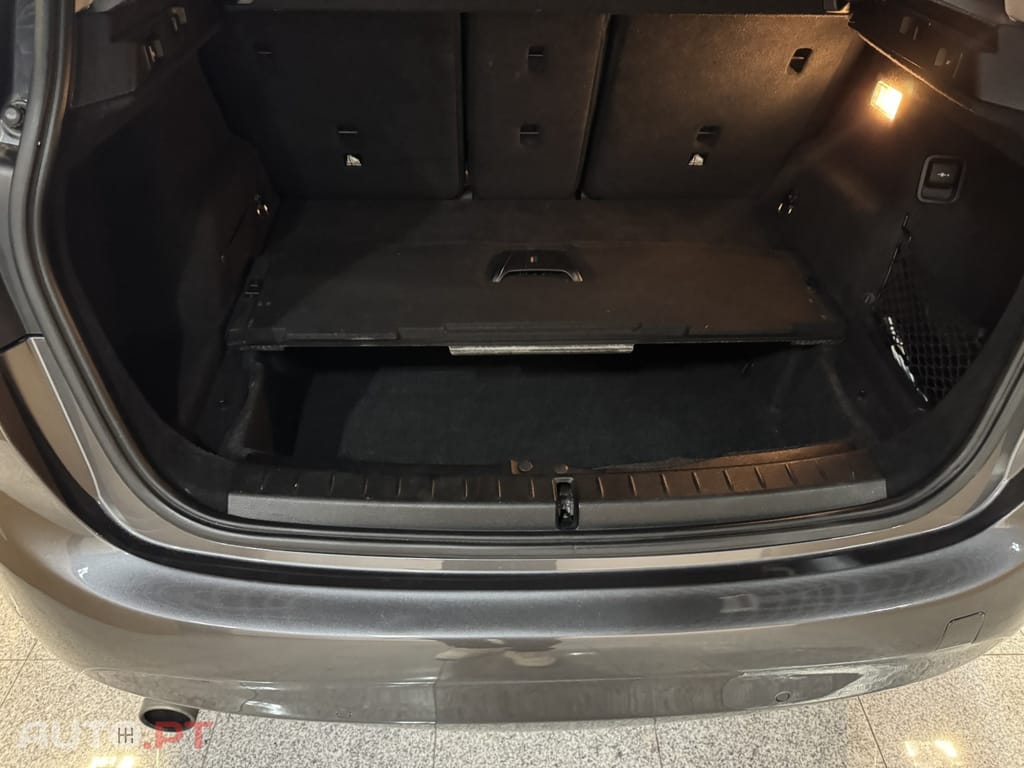 BMW 216 d Line Luxury Auto — fotografia 22