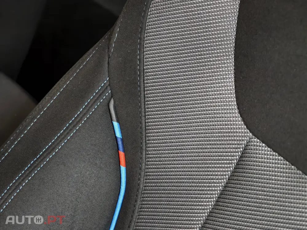 BMW 330 e Pack Desportivo M Pro Auto