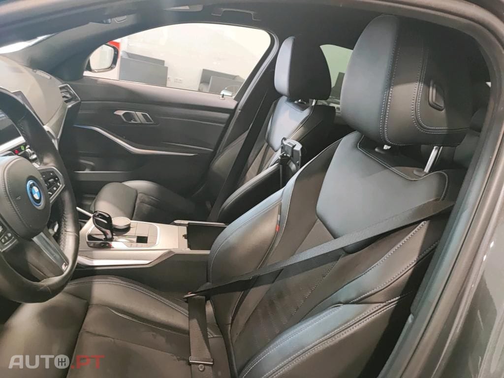 BMW 330 e Pack M Auto