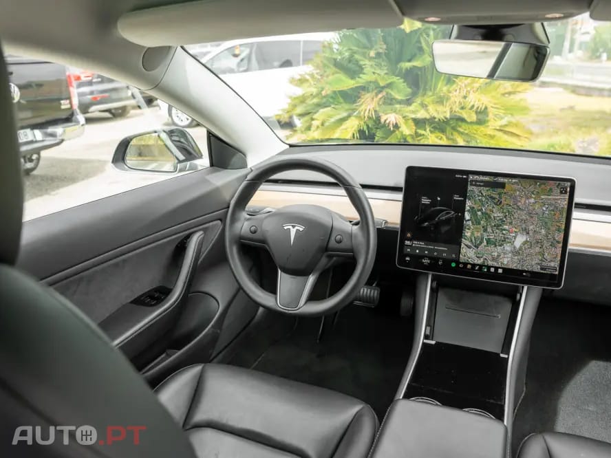Tesla Model 3 Long-Range Dual Motor AWD — fotografia 9
