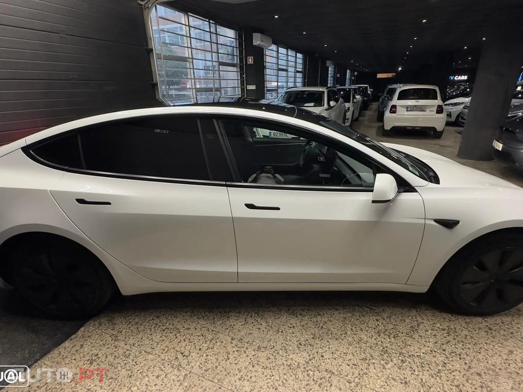 Tesla Model 3 Tração Traseira
