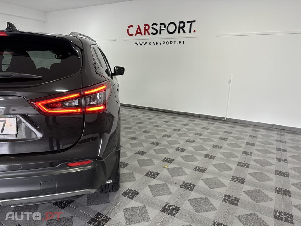 Nissan Qashqai 1.3 DIG-T N-Connecta J18