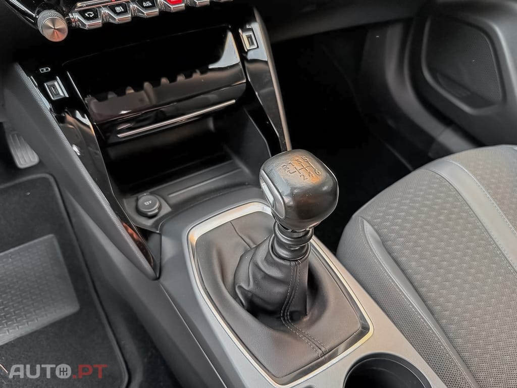 Peugeot 2008 PureTech 100 Allure