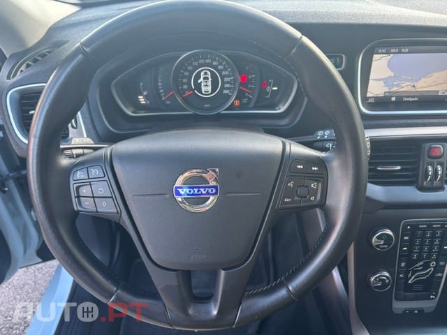 Volvo V40 D2