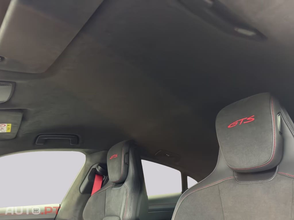 Porsche Taycan GTS I.V.A DEDUTIVEL 