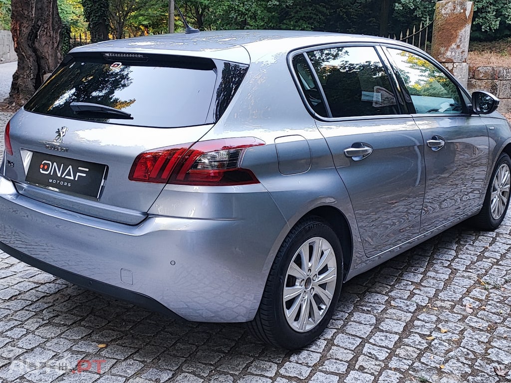 Peugeot 308 1.5 Style BlueHDI EAT8 130cv