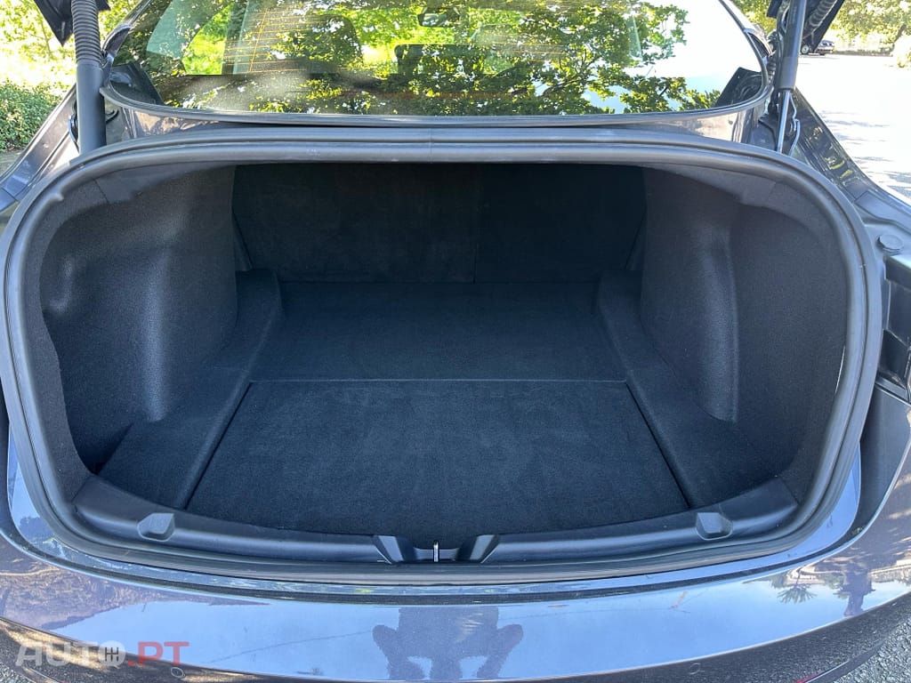 Tesla Model 3 Long-Range Dual Motor AWD