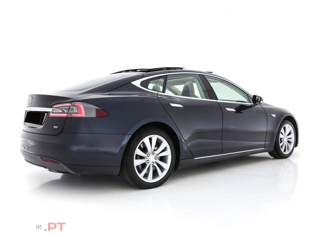 Tesla Model S 85