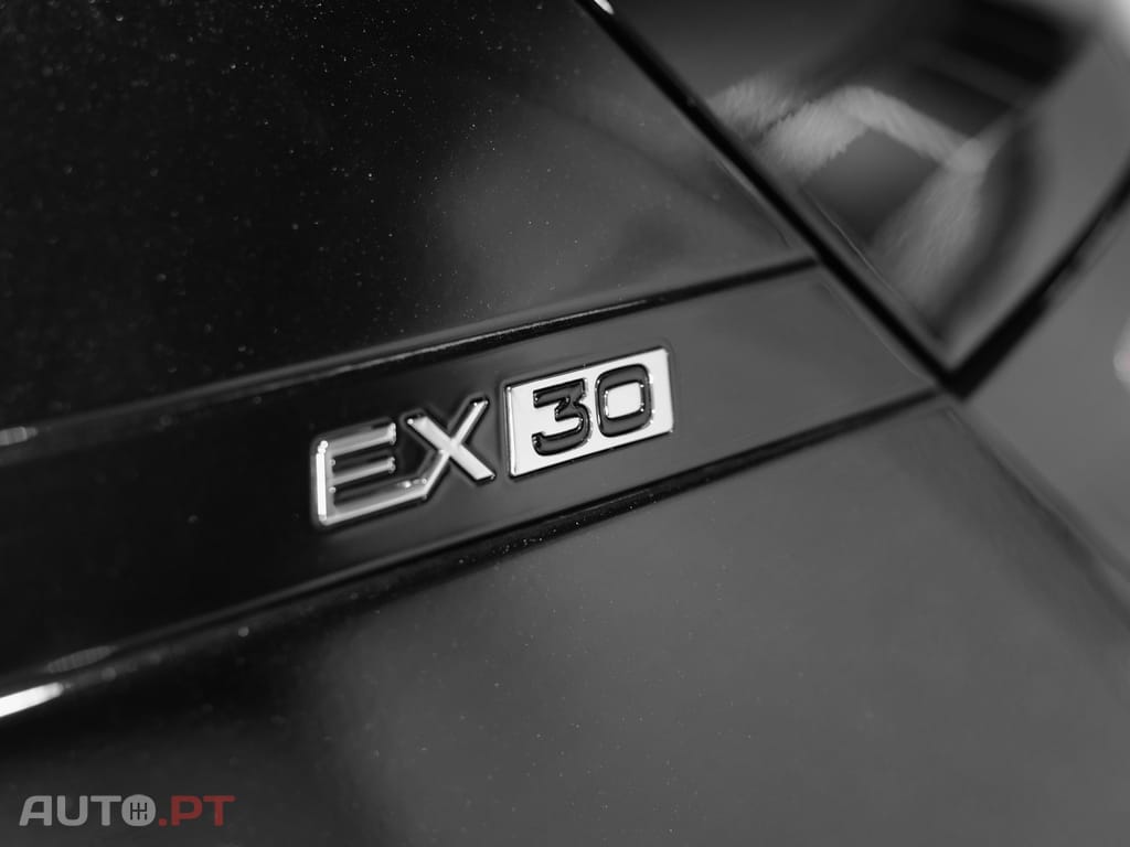 Volvo EX30 69 kWh Twin Motor Plus