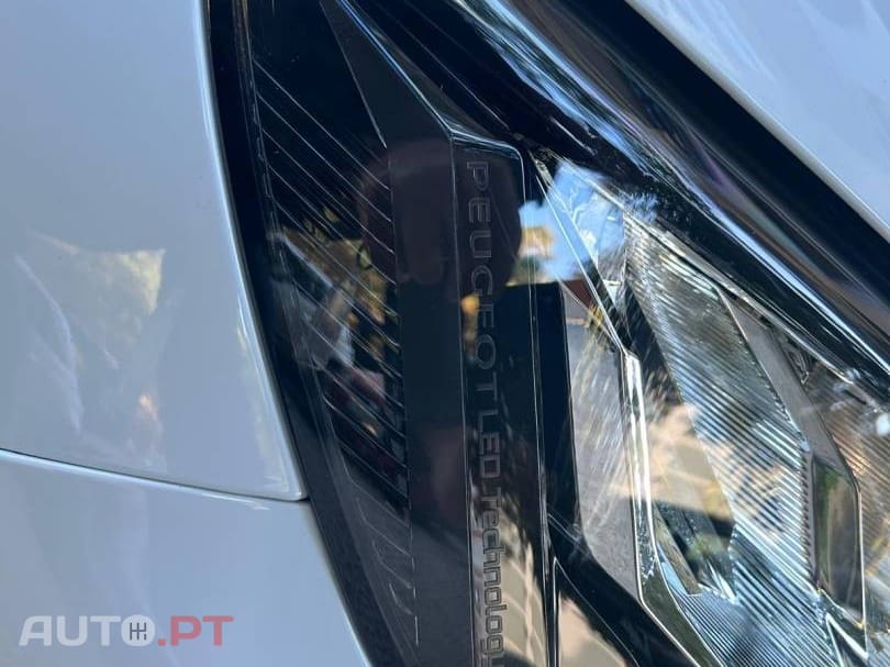 Peugeot 208 1.2 Hybrid Allure e-DCS6