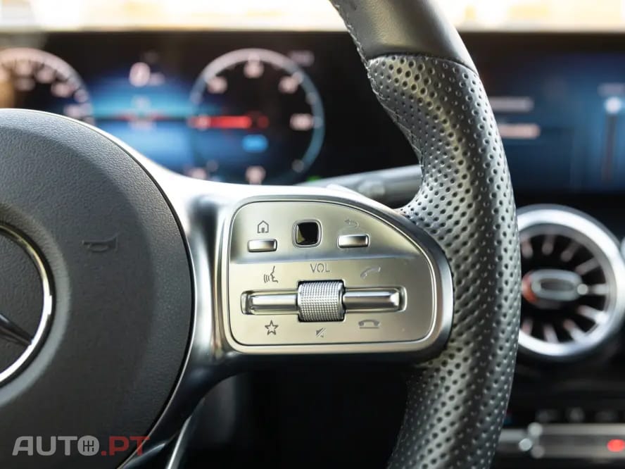 Mercedes-Benz EQB 300 4Matic AMG Line