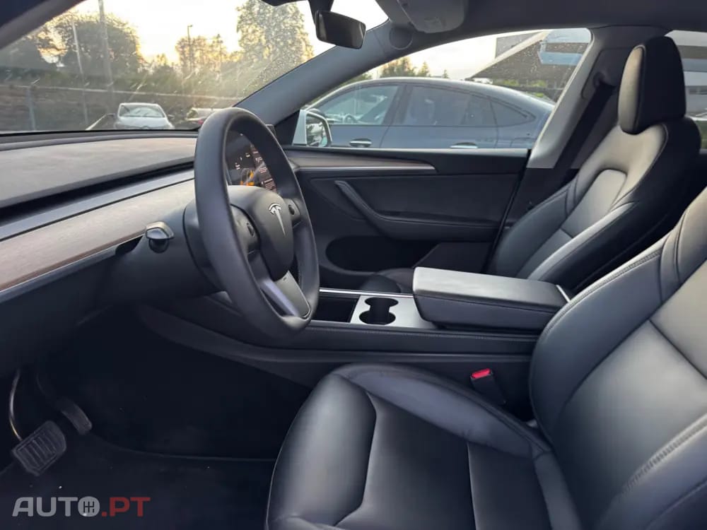 Tesla Model Y Long Range Dual Motor AWD