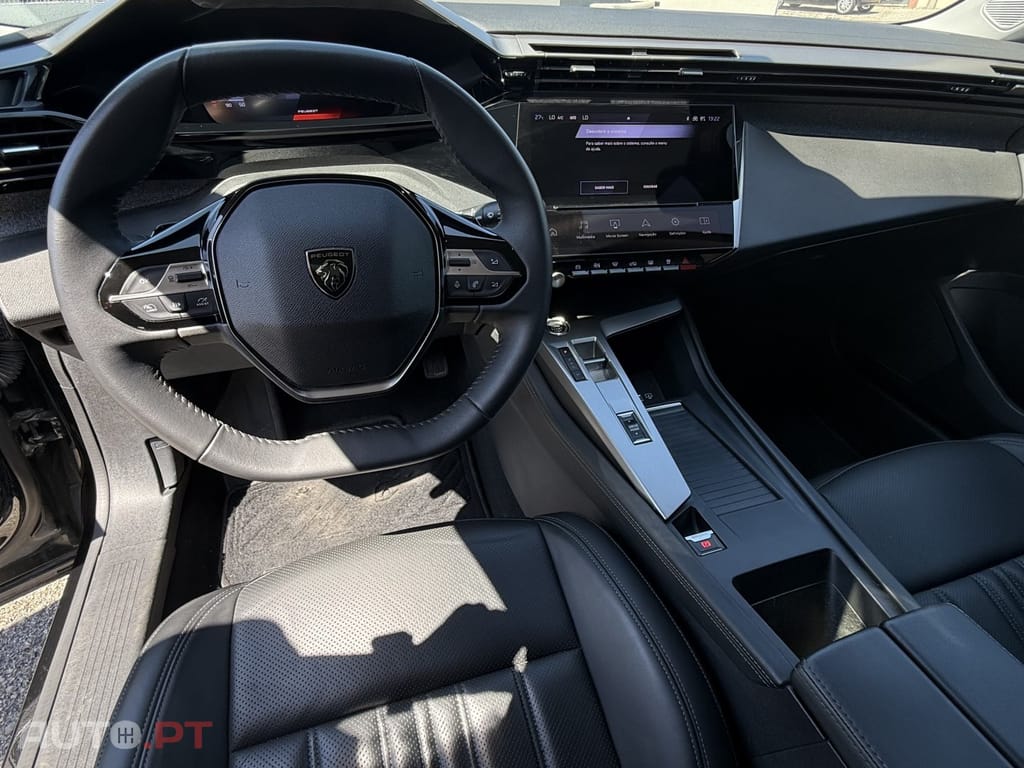 Peugeot 408 1.2 PureTech Allure Pack EAT8