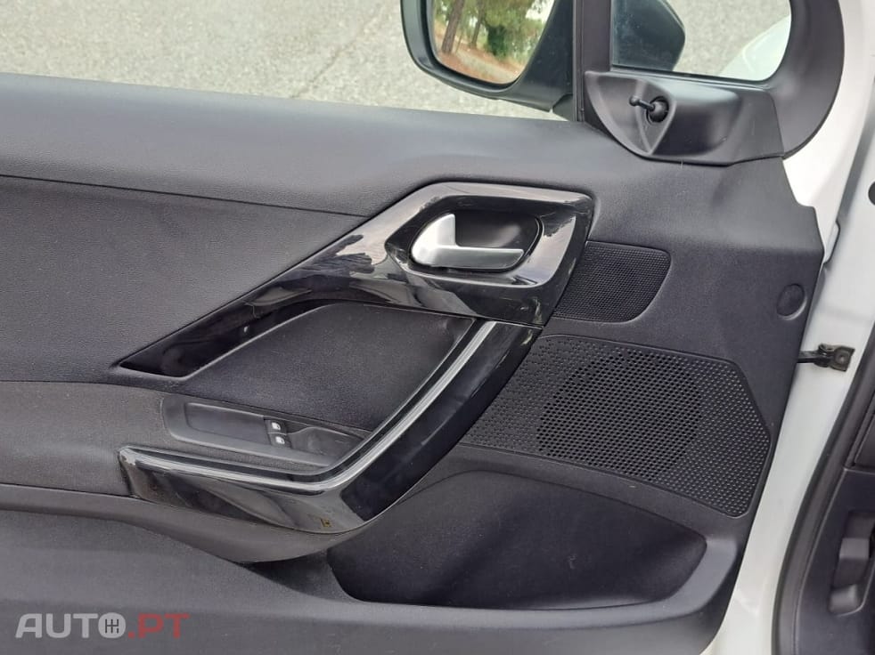 Peugeot 208 1.2