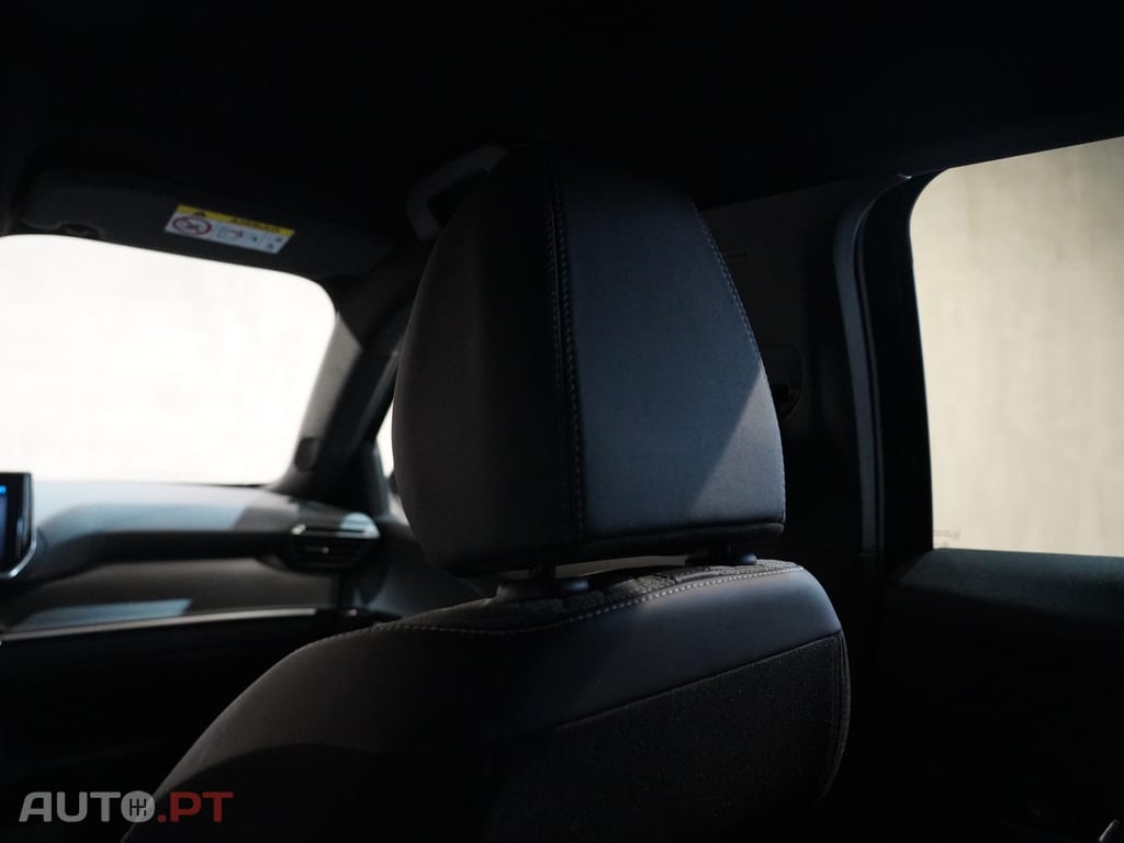 Peugeot 2008 1.2 Hybrid Allure e-DCS6