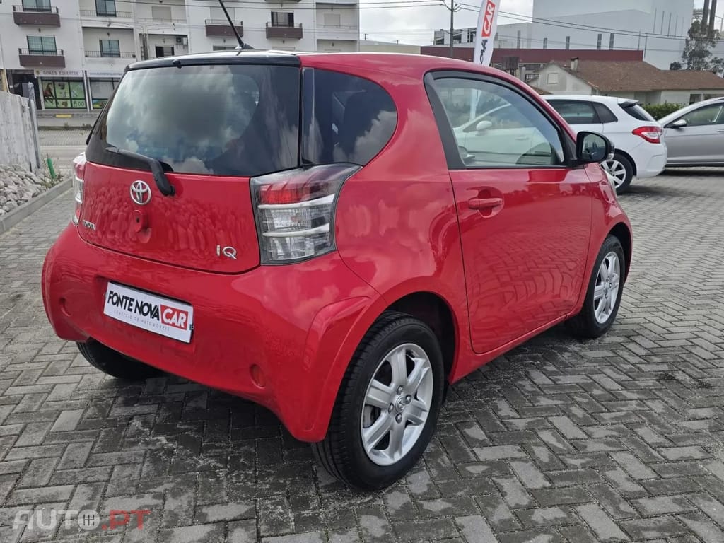Toyota iQ 1.0 VVT-i