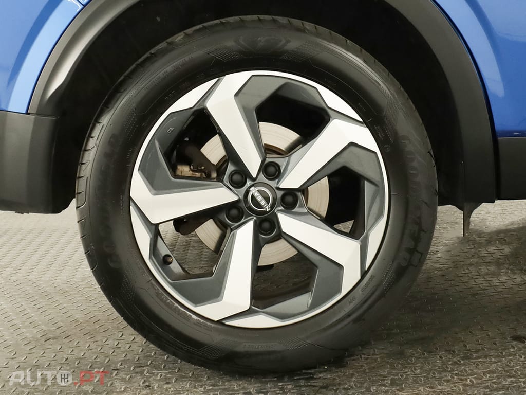 Nissan Qashqai Qashqai 1.3 DIG-T N-Connecta LED Xtronic