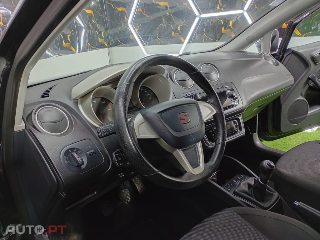 SEAT Ibiza 1.6 TDI Reference — fotografia 20