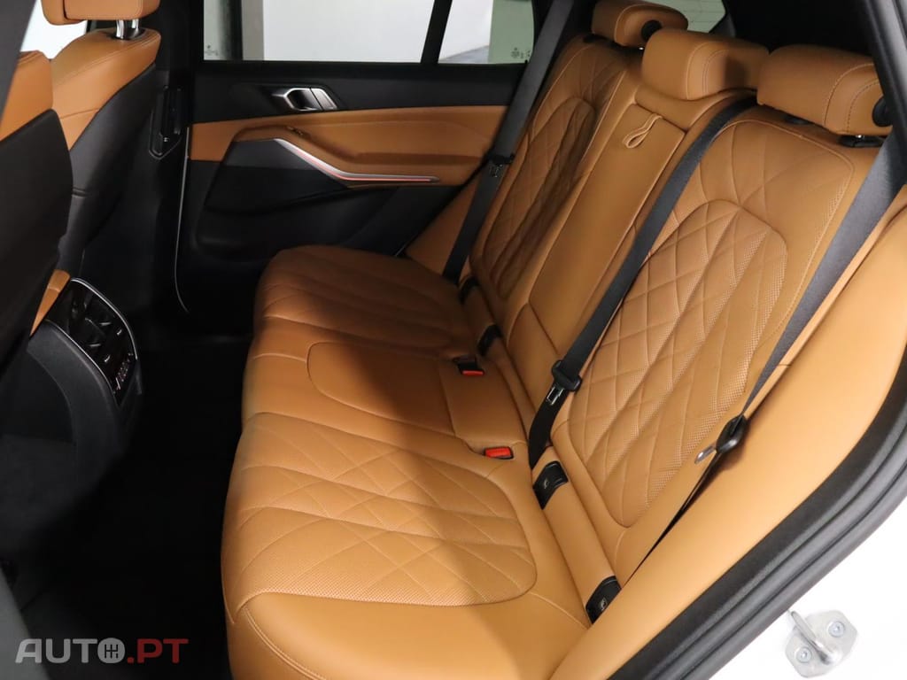 BMW X5 xDrive45e Auto Business