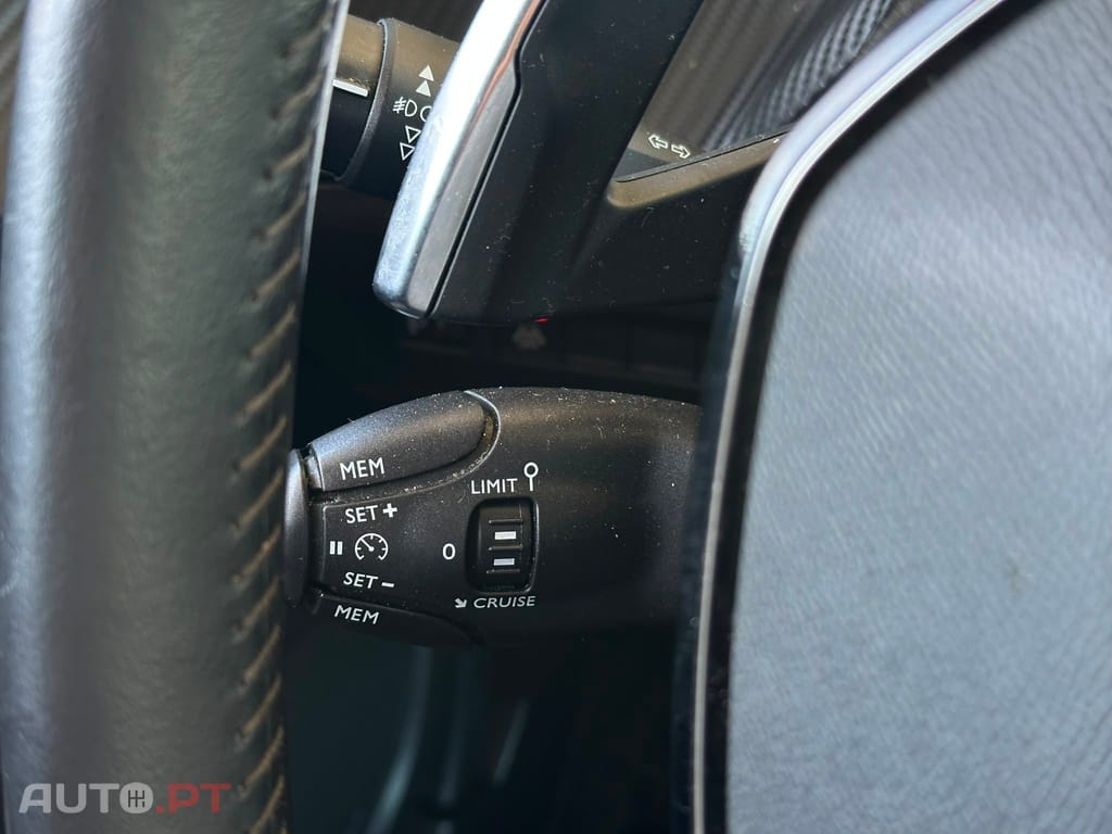 Peugeot 2008 1.2 PureTech Allure EAT8