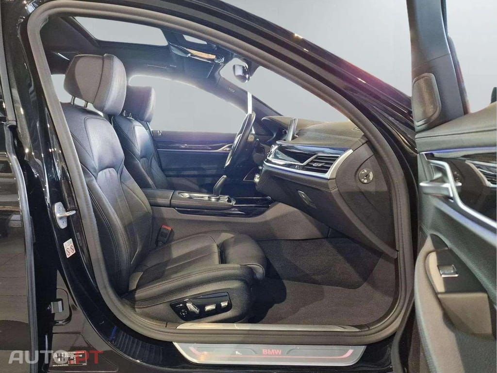 BMW 745 xDrive longo