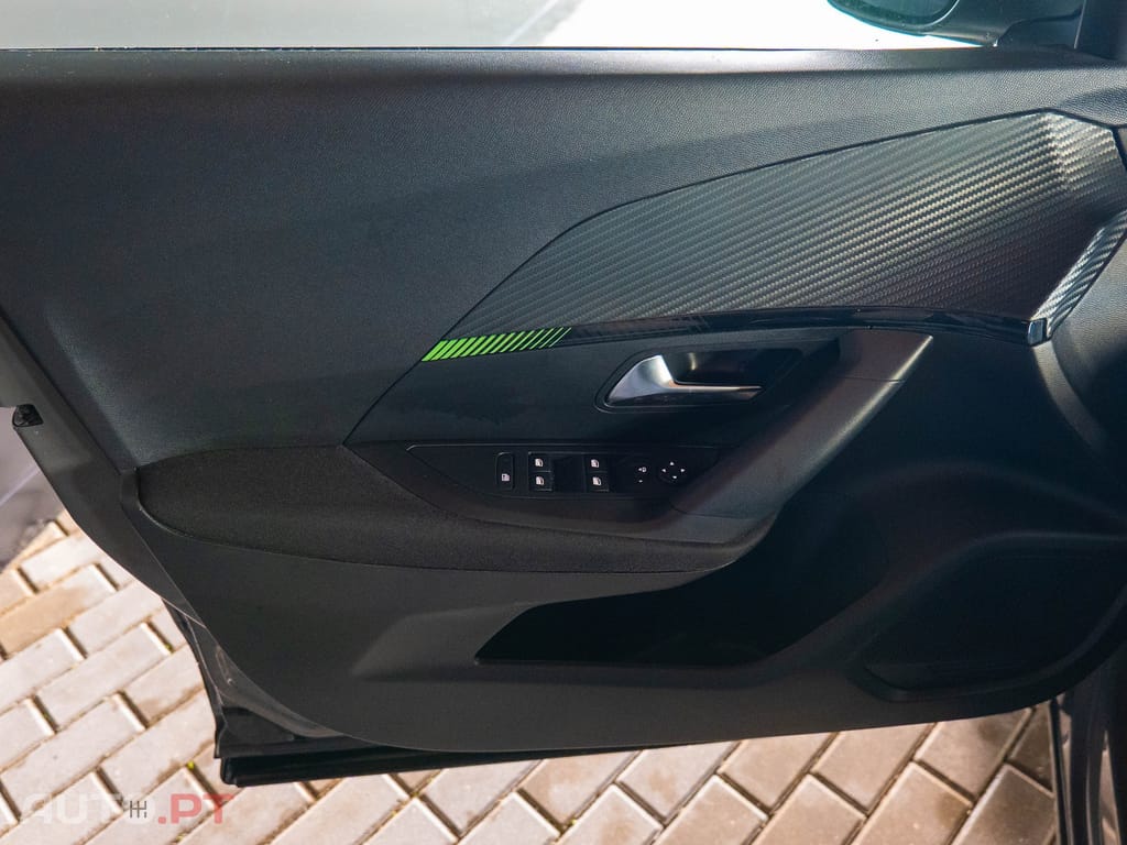 Peugeot 2008 1.2 PureTech Active Pack