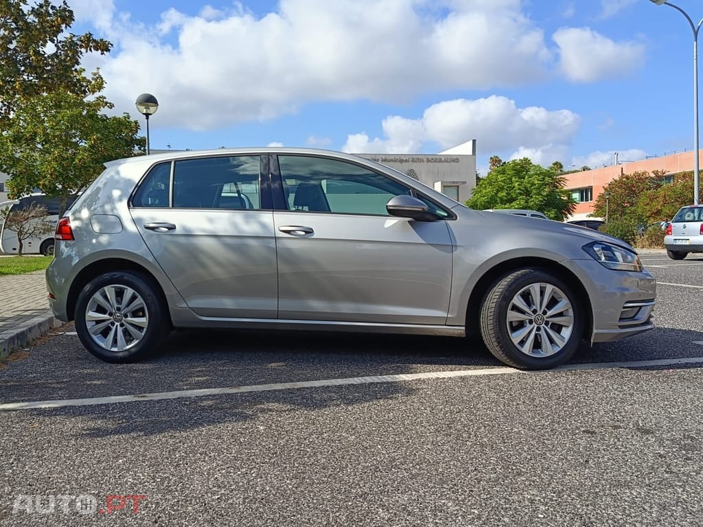 Volkswagen Golf 1.6 TDi Confortline