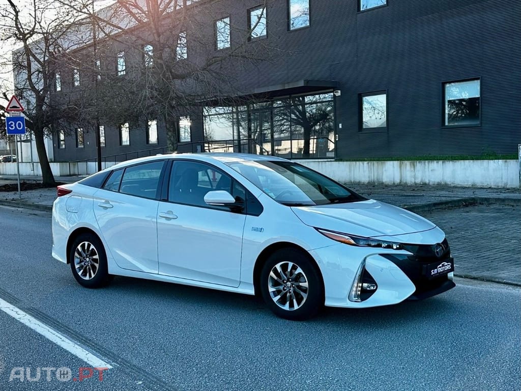 Toyota Prius 1.8 Plug-In Luxury+Pele